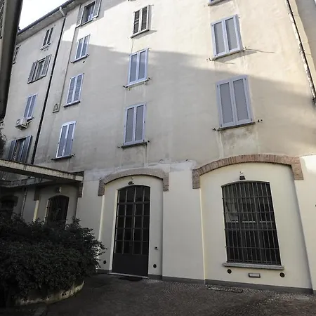 Lomazzo 34
